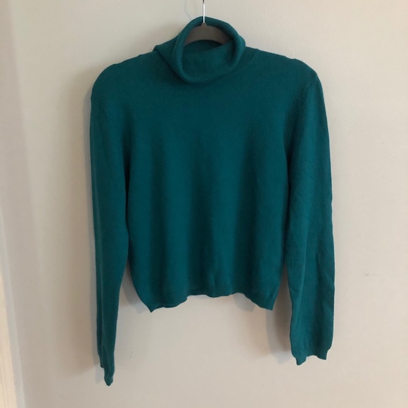 Moda International Sweaters - 5/$25 Moda International Crop Turtleneck XL Silk